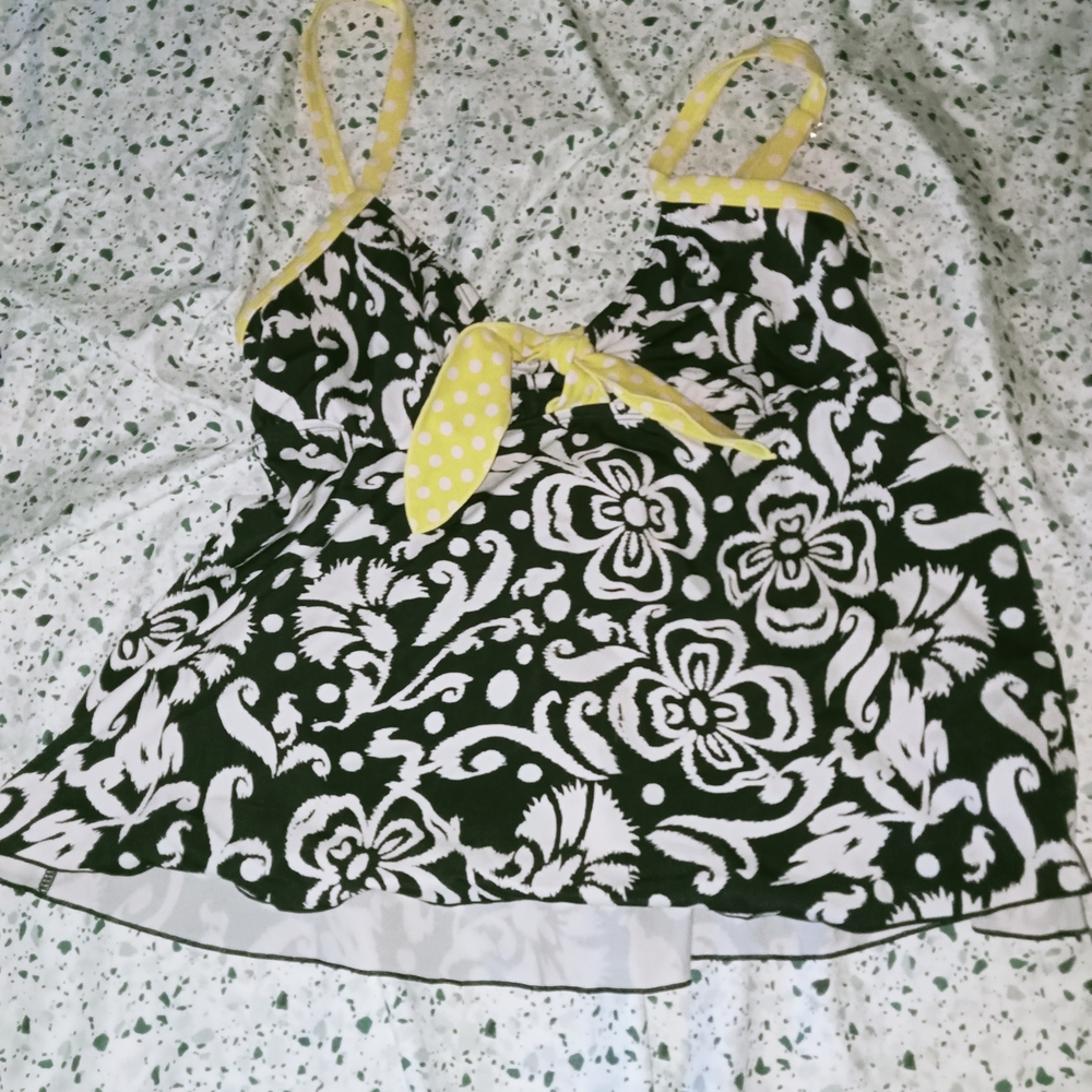 24th & Ocean Black and White Floral Bikini Top with Yellow Accents